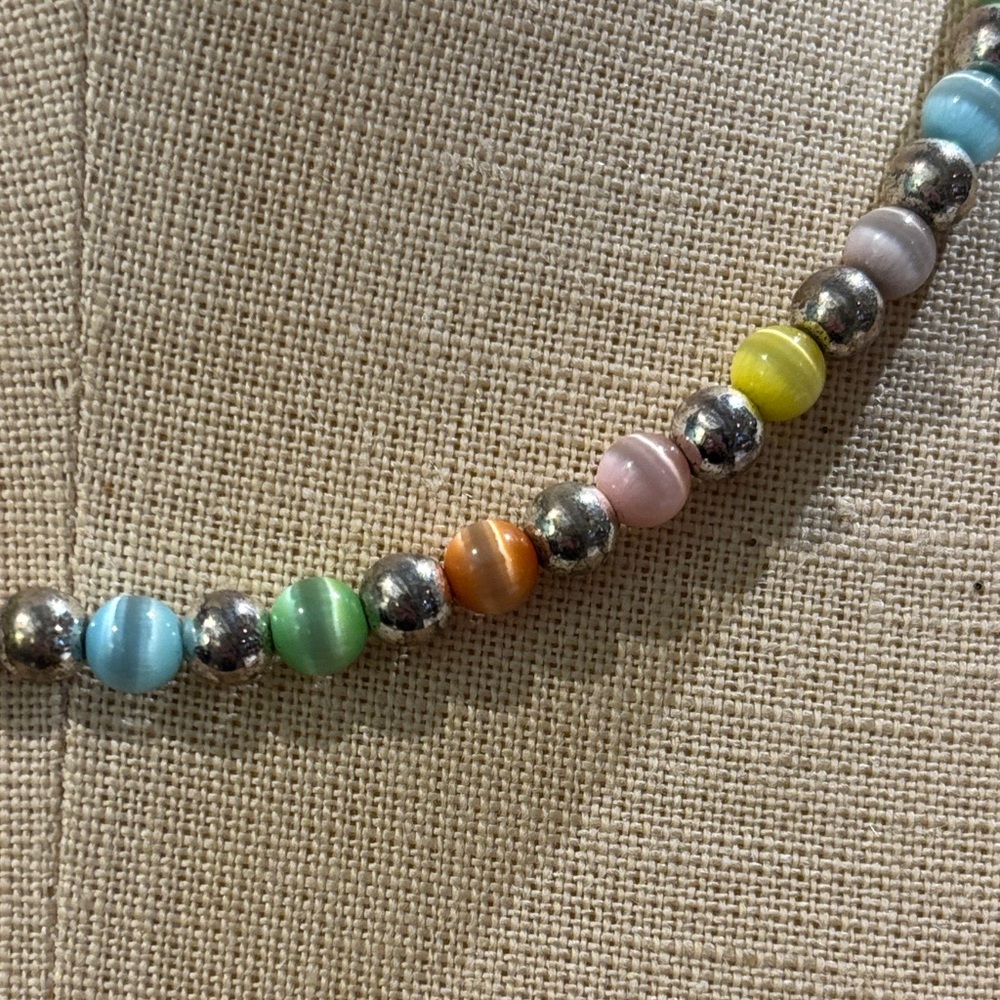 Beaded Multi-Color Pastel Cat’s Eye and Silver Tone Beaded Necklace - Picture 2 of 3